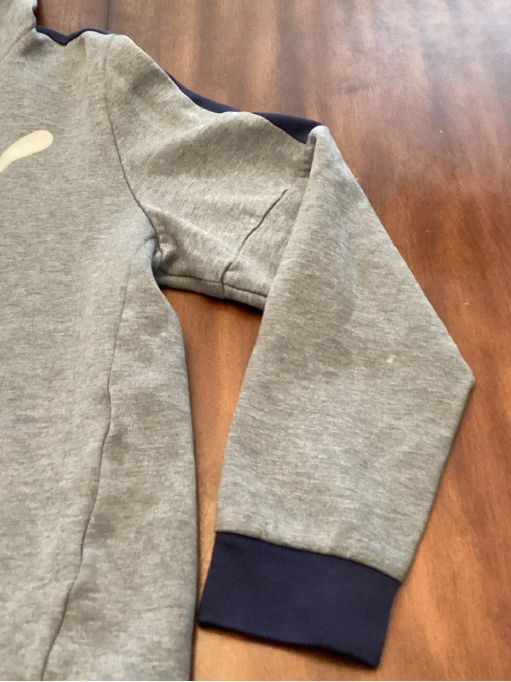 PUMA Men’s Gray Pullover Hooded Long Sleeve Sweatshirt Size M